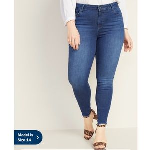 14 OLD NAVY Sweetheart Raw Frayed Hem Blue Jeans